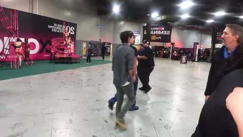 SHOWS ALL MONDAY WEDNESDAYFRIDAYSATURDAY  IN THE MORNING online show from October 24, 9:33 pm