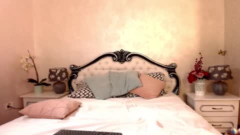 Snapshot of lustyrosee chatting on January 11, 12:33 am Rose online show from January 11, 12:33 am