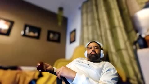 Snapshot of luv2cumc2c chatting on November 22, 2:27 pm luv2cumc2c online show from November 22, 2:27 pm