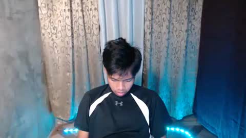 Snapshot of luxirfy_xx chatting on December 3, 6:28 pm luxirfy online show from December 3, 6:28 pm