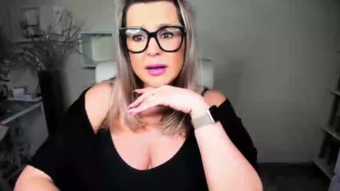 Diana online show from December 14, 1:49 pm