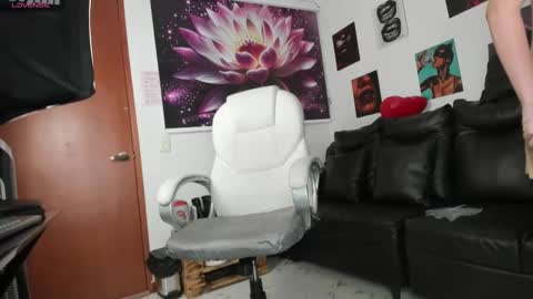  Lycoris  online show from September 18, 9:28 pm