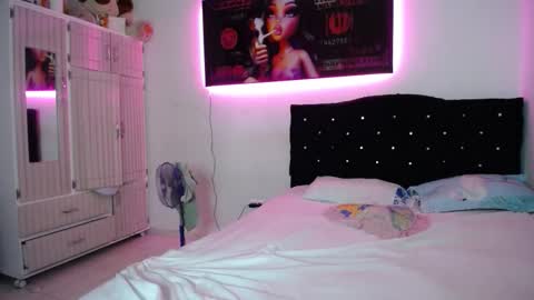 lyda   online show from October 26, 12:49 am