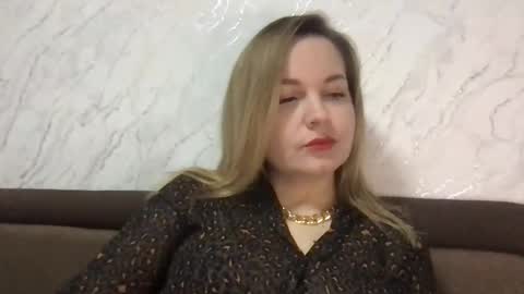 Snapshot of lyeeu25 chatting on March 6, 4:08 am Tina online show from March 6, 4:08 am