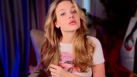 simply Eliza  online show from September 26, 10:08 am