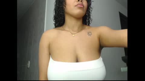 lylii_evans online show from January 15, 3:33 am