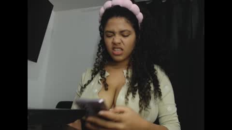 lylii_evans online show from February 24, 5:00 am