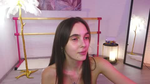 Lyly   online show from January 19, 1:01 pm