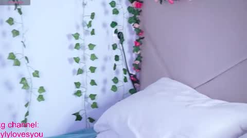 Lyly   online show from October 11, 5:39 am