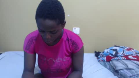 lyn_anna online show from February 25, 12:03 pm