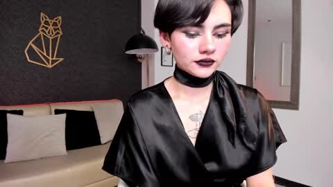 Snapshot of lyn_lebelle chatting on February 8, 9:15 pm Lyn online show from February 8, 9:15 pm