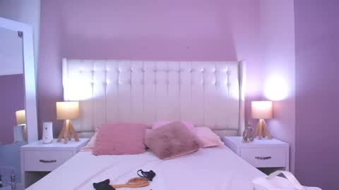 Lyn online show from February 25, 11:19 am