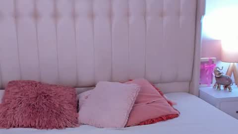 Lyn online show from October 4, 11:08 am