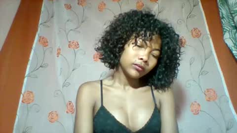 lyndah19 online show from November 24, 6:46 am