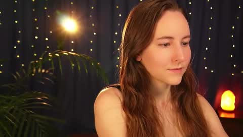 Snapshot of lynn_feline chatting on February 17, 12:05 pm Lynn online show from February 17, 12:05 pm