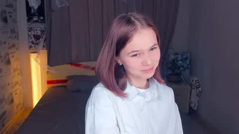 Cozy Lynns room online show from November 12, 9:42 am