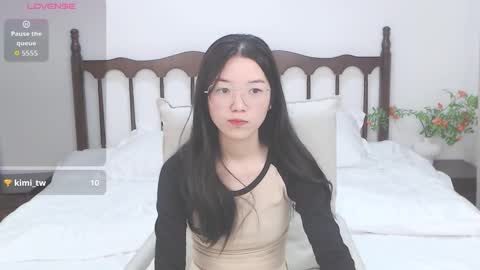 Snapshot of lynnjanice chatting on November 22, 5:28 am Lynn online show from November 22, 5:28 am