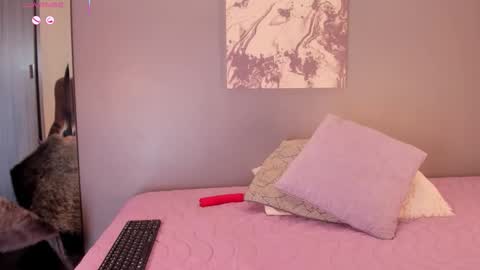 lynnsam_ online show from September 26, 11:09 pm