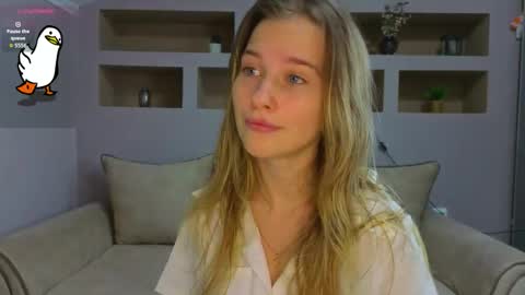 Lynn online show from October 30, 4:08 pm