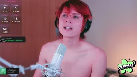 Snapshot of lyodass chatting on February 3, 10:54 pm Lyodass online show from February 3, 10:54 pm