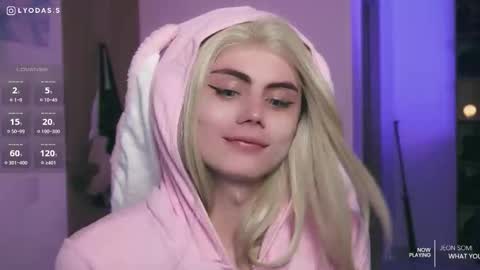 Snapshot of lyodass chatting on October 21, 12:44 am Lyodass online show from October 21, 12:44 am