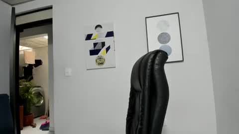 Lyonel online show from March 5, 4:02 pm