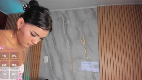    VIVIANA    online show from February 2, 7:41 am