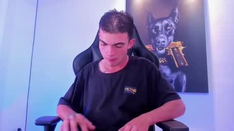 m0ntana777 online show from November 28, 2:42 pm