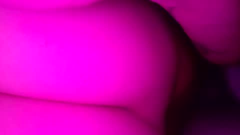 Snapshot of m1guele chatting on December 3, 2:25 am Fucklover online show from December 3, 2:25 am