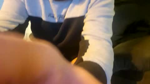 Snapshot of m1guele chatting on December 5, 11:51 pm Fucklover online show from December 5, 11:51 pm