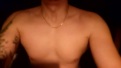 Snapshot of m1guele chatting on January 2, 1:17 am Fucklover online show from January 2, 1:17 am