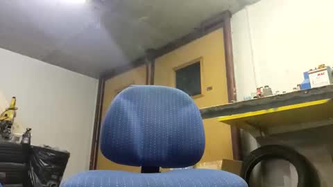 Snapshot of m1guele chatting on February 6, 8:45 pm Fucklover online show from February 6, 8:45 pm