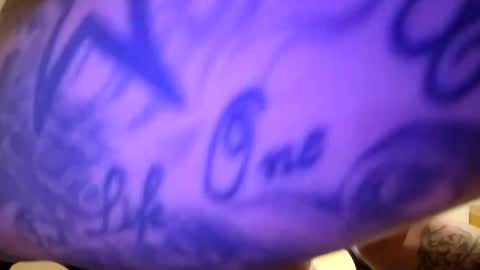 Snapshot of m1guele chatting on February 23, 4:28 am Fucklover online show from February 23, 4:28 am