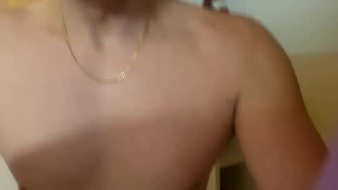 Snapshot of m1guele chatting on March 10, 10:24 pm Fucklover online show from March 10, 10:24 pm