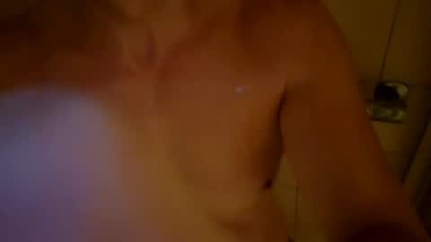 Snapshot of m1guele chatting on October 26, 10:15 pm Fucklover online show from October 26, 10:15 pm