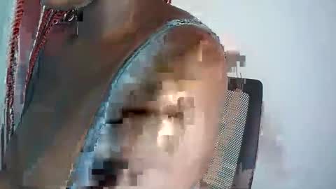 Snapshot of m_tits3 chatting on September 20, 2:01 am m_tits3 online show from September 20, 2:01 am