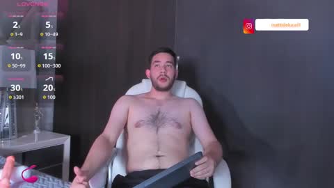 Snapshot of maatt_de_luca chatting on October 15, 6:52 pm Matt De Luca online show from October 15, 6:52 pm