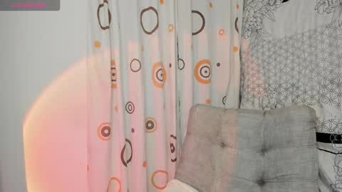 Snapshot of maatt_de_luca chatting on December 17, 6:47 pm Matt De Luca online show from December 17, 6:47 pm