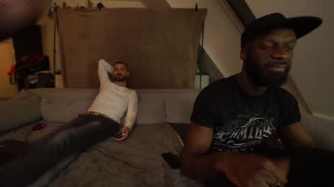 Mac Troy online show from December 9, 6:25 pm