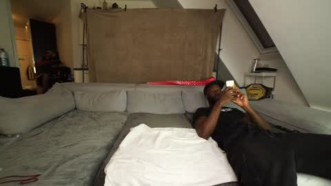 Mac Troy online show from December 10, 5:11 pm