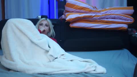 Mac Troy online show from October 12, 7:35 pm