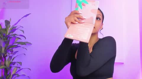 Snapshot of macarenasmith1 chatting on December 15, 11:25 am macarenasmith1 online show from December 15, 11:25 am