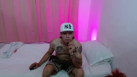 Snapshot of machine_gun27 chatting on January 12, 1:42 am machine_gun27 online show from January 12, 1:42 am