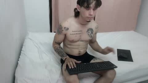 Snapshot of machine_gun27 chatting on January 21, 3:48 am machine_gun27 online show from January 21, 3:48 am