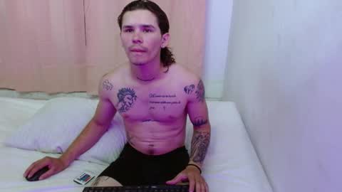 Snapshot of machine_gun27 chatting on January 28, 3:15 am machine_gun27 online show from January 28, 3:15 am