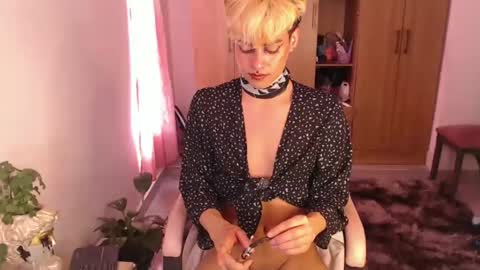 Snapshot of machissex chatting on December 19, 8:02 pm machissex online show from December 19, 8:02 pm