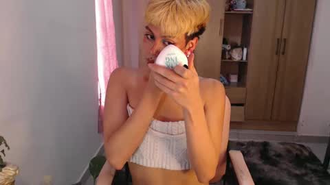 Snapshot of machissex chatting on December 30, 3:57 pm machissex online show from December 30, 3:57 pm