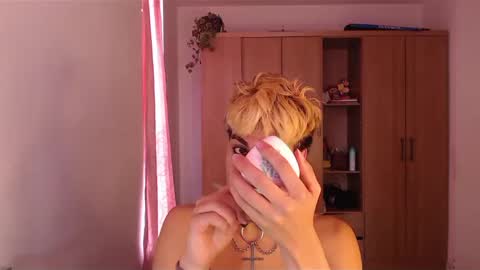 Snapshot of machissex chatting on January 4, 3:17 pm machissex online show from January 4, 3:17 pm