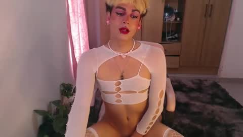 Snapshot of machissex chatting on January 11, 6:23 pm machissex online show from January 11, 6:23 pm