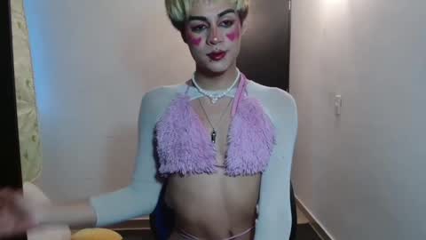 Snapshot of machissex chatting on February 10, 11:15 am machissex online show from February 10, 11:15 am